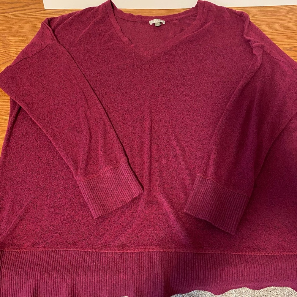 🛍️SALE…Falls Creek V-Neck Pullover in Burgundy